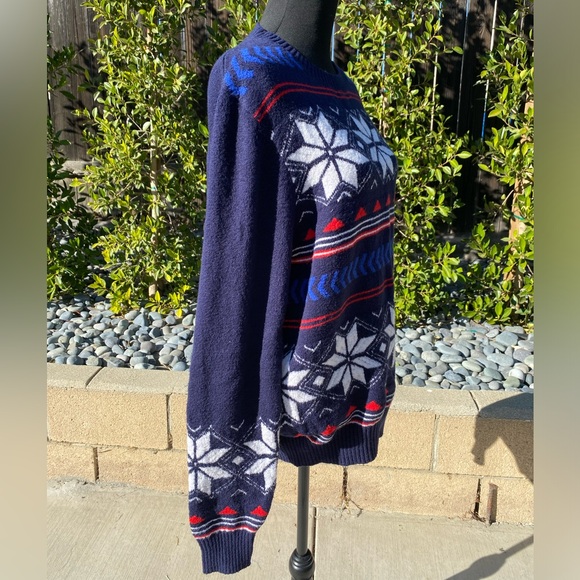🎄 St John’s Bay Blue Snowflake sweater - Picture 3 of 5